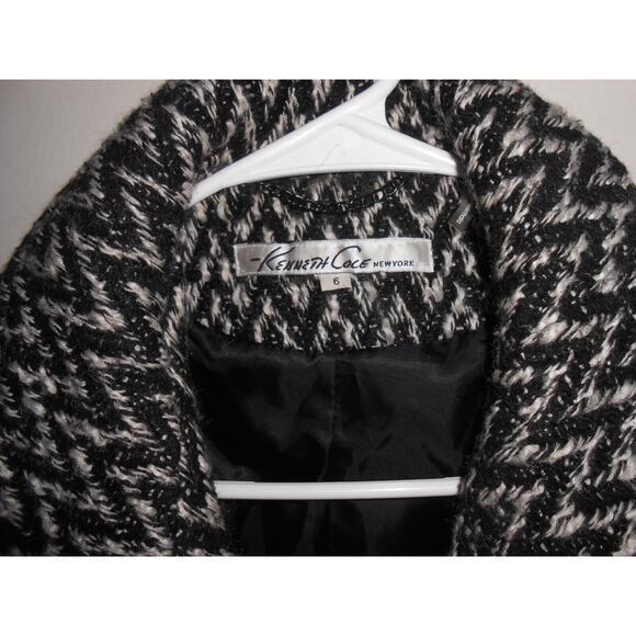 Kenneth Cole New York Woman's Black and White Chevron 60% Wool Coat Size 6 - Picture 2 of 6